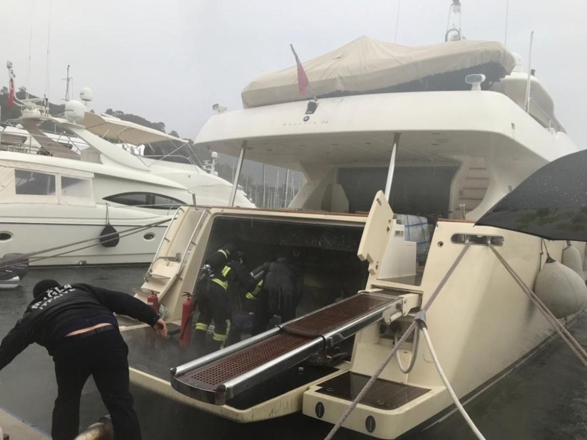 L&uuml;ks teknede yangın