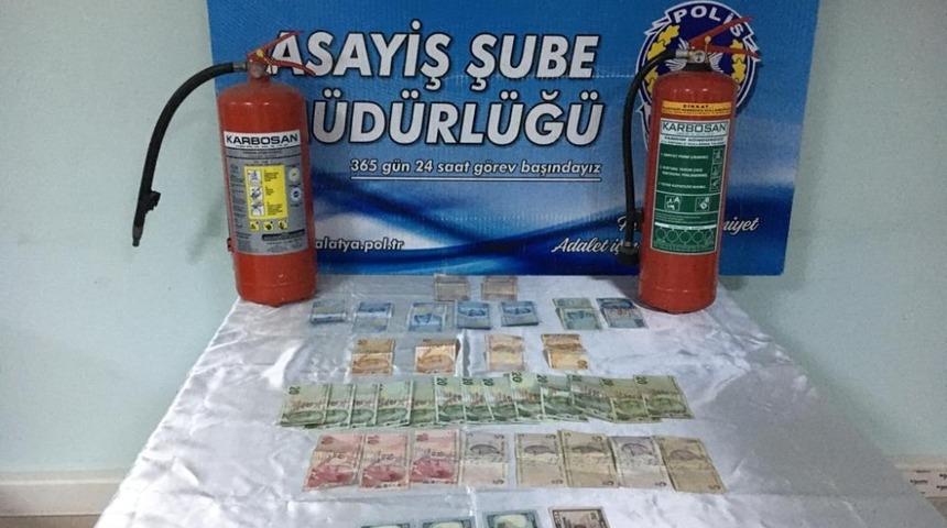 Yangın t&uuml;p&uuml;n&uuml; değiştirmek bahanesiyle dolandırıcılık