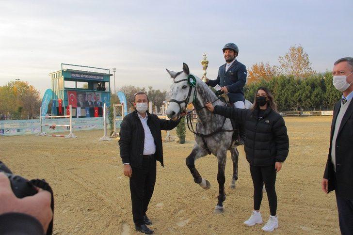 Atatürk Engel Ata Engel Atlama Yarışmasında ödüller sahiplerini buldu G3