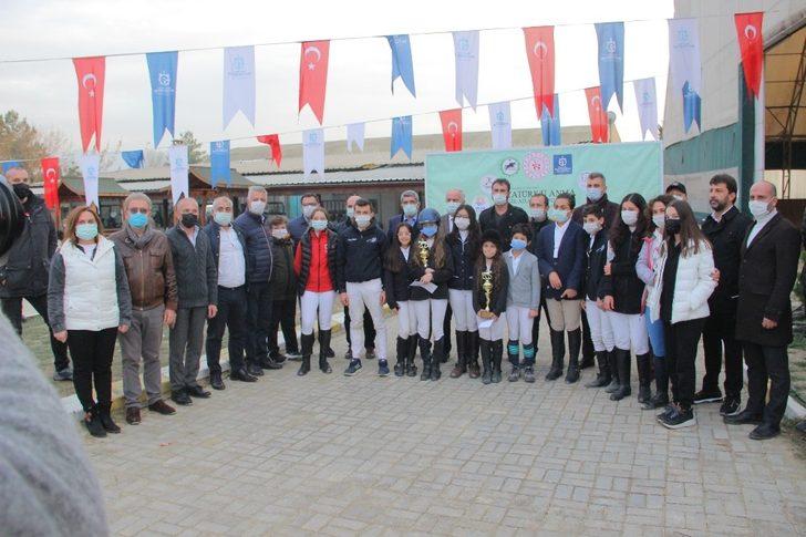 Atatürk Engel Ata Engel Atlama Yarışmasında ödüller sahiplerini buldu G5