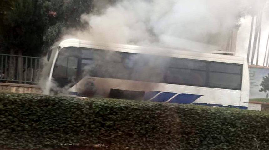 Halk otobüsünde korkutan yangın! Bir anda alev aldı