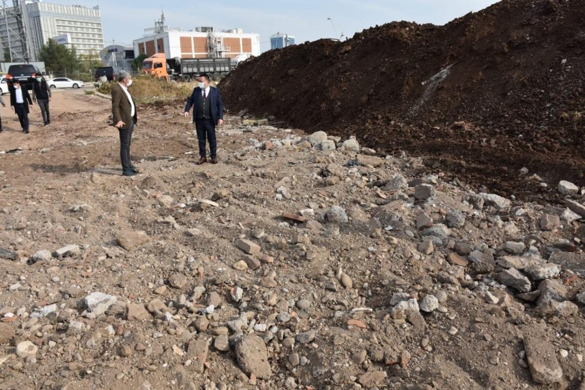 Bağlar Belediyesinden &ccedil;ok ama&ccedil;lı dev spor tesisi