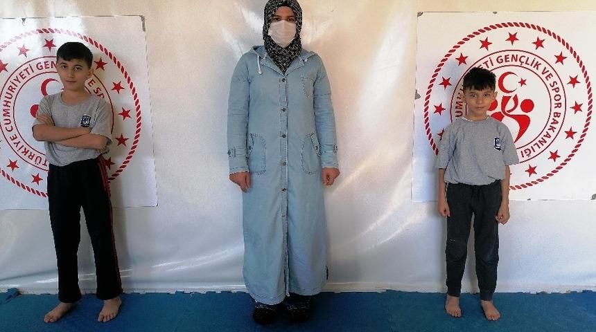 Yunusemreli Judocu &Ouml;zt&uuml;rk kardeşlerin hedefi milli takım