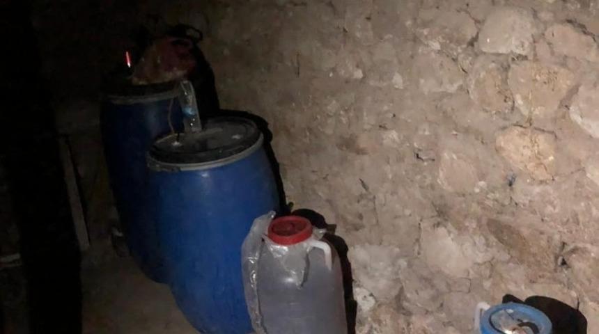 Jandarmadan ka&ccedil;ak alkol operasyonu