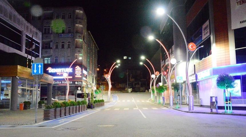 Karasu’da kısıtlamalara uymayan 35 kişi ve 5 işletmeye ceza