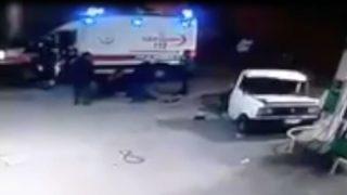 Feci kaza kamerada! Kamyonet ikiye bölündü