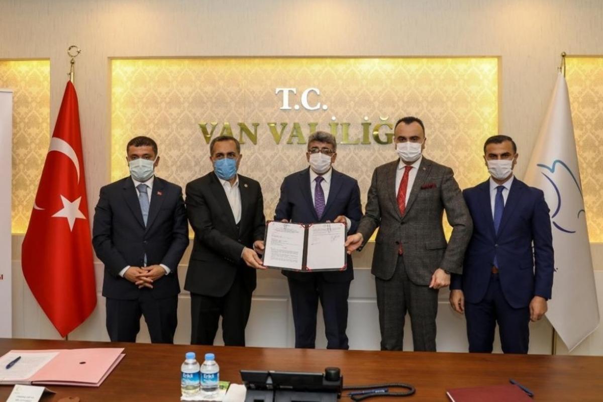 Erciş&rsquo;te jeotermal su kaynaklarıyla seracılık d&ouml;nemi