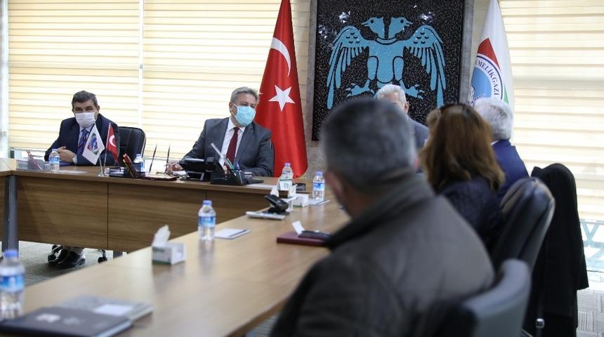 Mahallelerin ihtiyaçları muhtarlardan dinleniyor