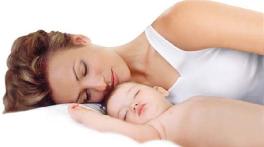 Bebek Yalnız Yatar mı?