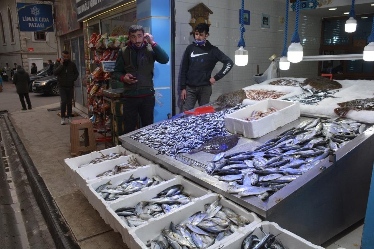 Lokantalara gelen kısıtlama balık fiyatlarını d&uuml;ş&uuml;rd&uuml;