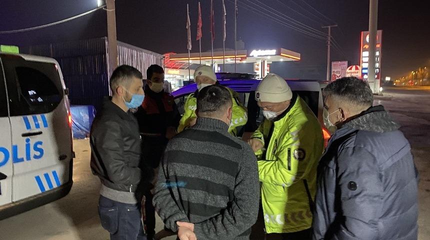 Sokağa &ccedil;ıkma yasağına uymayan 98 kişiye cezai işlem uygulandı