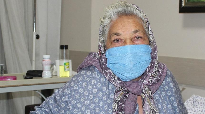 Çocukları ölüm haberini bekliyordu! 26 gün sonra koronavirüsü yendi