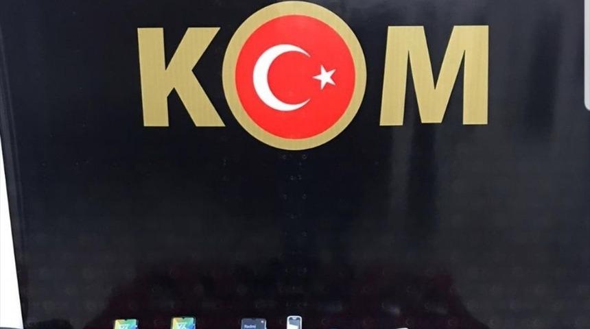 Gaziantep'te g&uuml;mr&uuml;k ka&ccedil;ağı 19 cep telefonu ele ge&ccedil;irildi