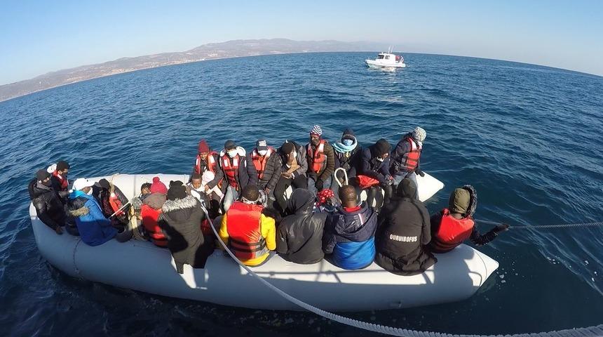 Çanakkale'de Midilli Adası'na geçmeye çalışan 80 kaçak göçmen yakalandı