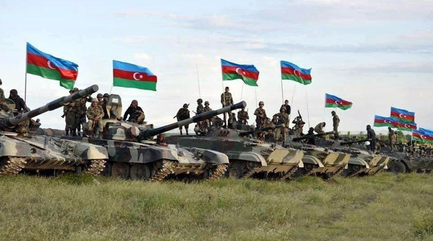 Azerbaycan ordusu 28 yıldır işgal altındaki Laçın'a girdi