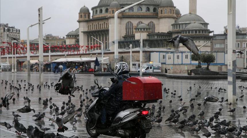 Sokağa &ccedil;ıkma yasağında neler serbest?  İşte kısıtlamaya dahil olmayan durumlar