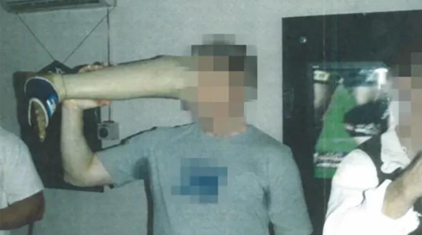 Avustralya ordusundan rezalet: &Ouml;nce &ouml;ld&uuml;r&uuml;p sonra bacağından i&ccedil;ki i&ccedil;mişler