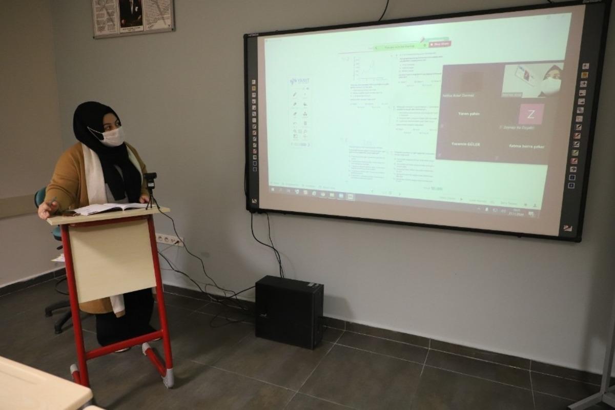 Bilgievi ve Akademi Liselerde 8 bin &ouml;ğrenci online eğitimde