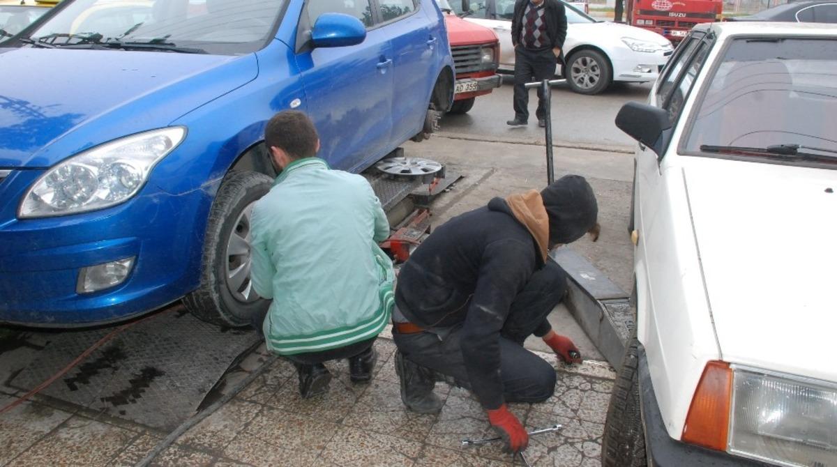 Lastik&ccedil;ilerde 1 Aralık yoğunluğu