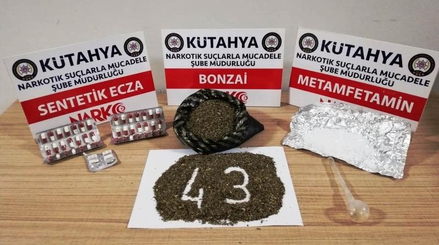 K&uuml;tahya&rsquo;da uyuşturucu operasyonu: 4 g&ouml;zaltı