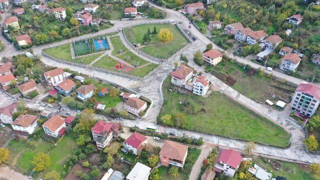 Başiskele’de yol çalışmaları devam ediyor