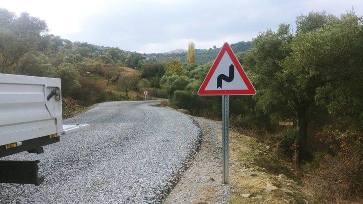 Büyükşehir, Koçarlı’daki levhaları yeniliyor G3