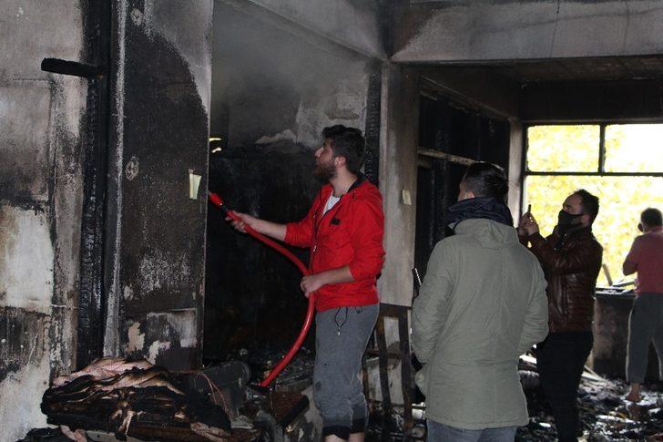 Bir katı yanan iş hanında 1 milyonluk zarar oluştu G4