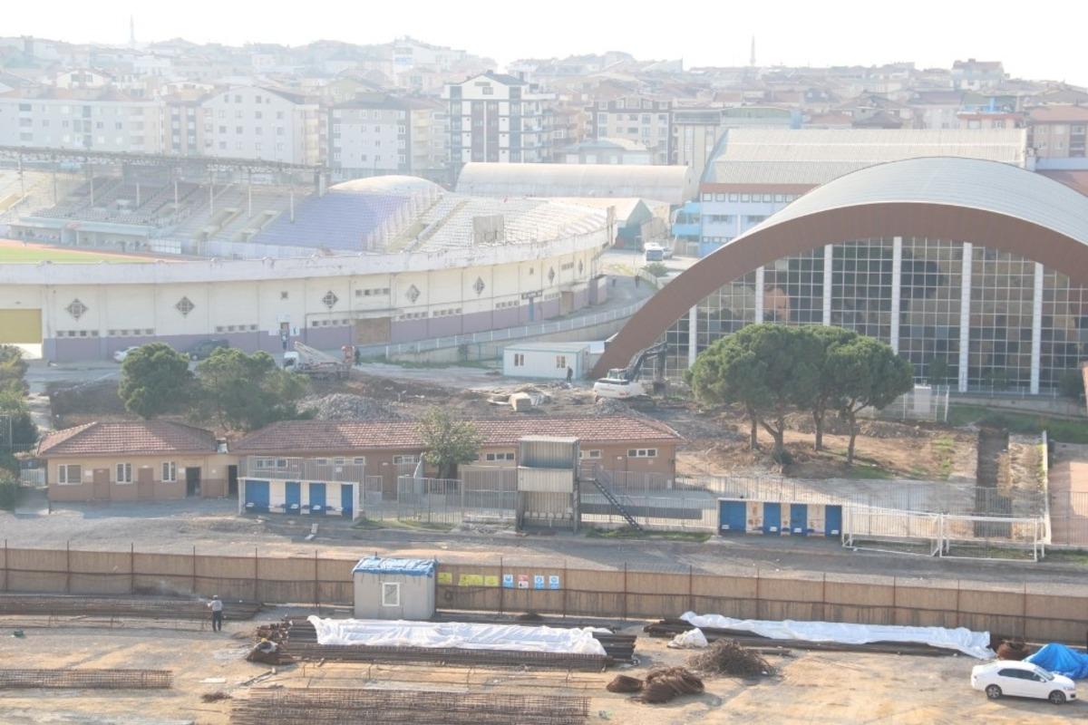 Gebze&rsquo;de yeni futbol sahasının inşasına başlandı
