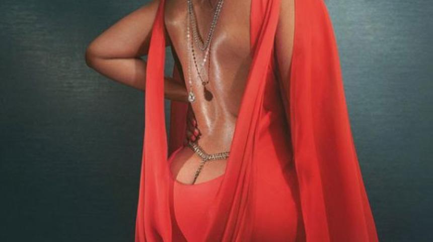 Ünlü kadınlar hızlı kilo vermek için neler yapıyor neler! Yemeğin kokusuyla doyan da var...