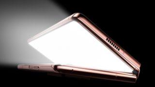 Samsung Galaxy Z Fold 3 fiyatı ile ortaya çıktı, dudak uçuklattı!