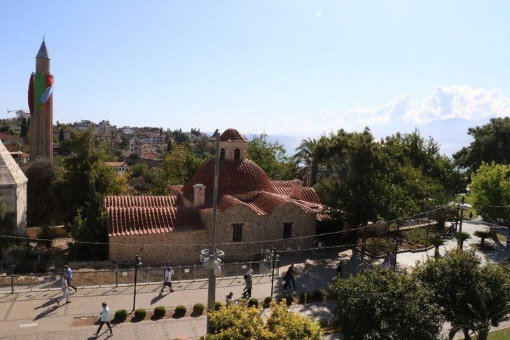Antalya'da vaka artış hızı yüzde 50'ye yaklaştı! Camilerden anonslar yankılanıyor