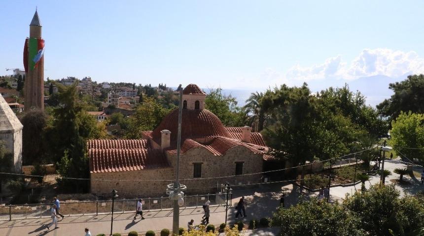 Antalya'da vaka artış hızı yüzde 50'ye yaklaştı! Camilerden anonslar yankılanıyor