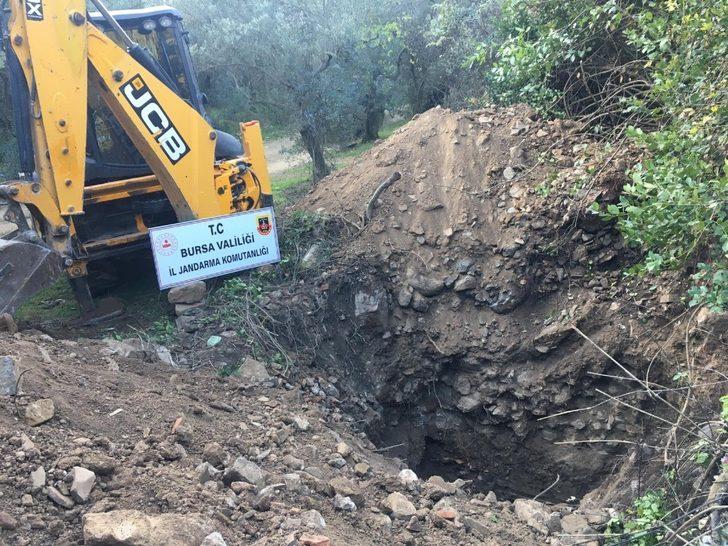 Tarihi Tirilye’de kaçak kazıya suçüstü G3