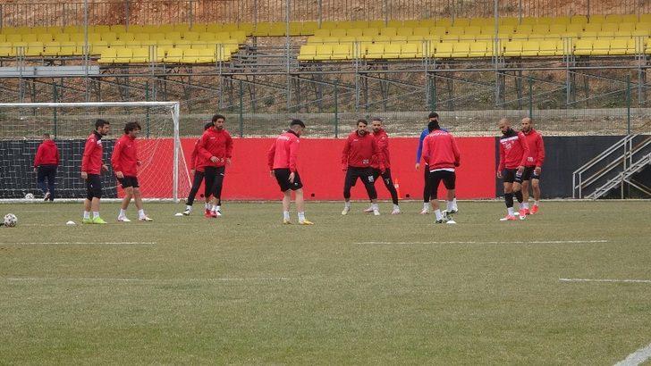 Uşakspor, Sarıyer hazırlıklarına devam ediyor G3