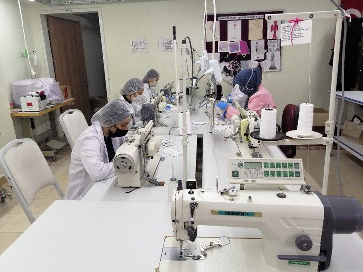 Meslek lisesi öğrencilerinden anaokulu ve ilkokullar öğrencilerine maske G2