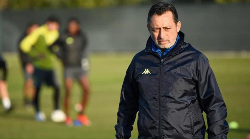 Denizlispor'un yeni teknik direkt&ouml;r&uuml; Kenan Atik oldu