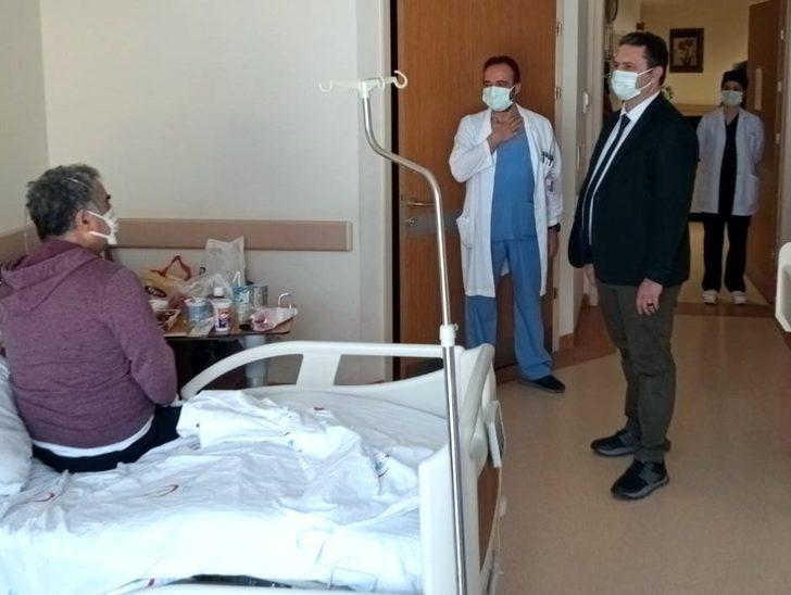 Koronavirüs tedavisi tamamlanan Eskişehir İl Sağlık Müdürü Prof. Dr. Uğur Bilge görevine yeniden başladı G2