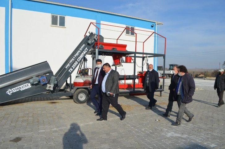 Müdür Gümüş, Beylikova Tarımsal Kalkınma Kooperatifi’nde incelemelerde bulundu G3