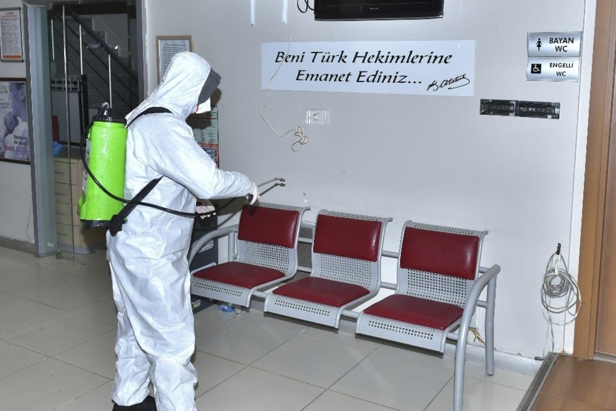 Esenyurt&rsquo;ta toplu kullanım alanları dezenfekte ediliyor
