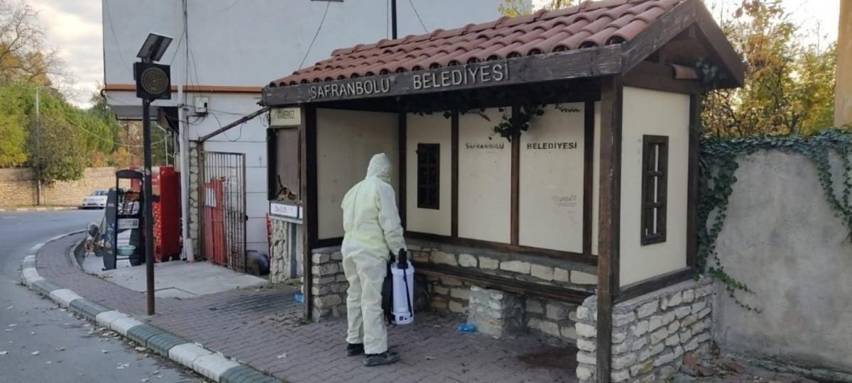 Safranbolu Belediyesi  kentin d&ouml;rt bir yanında dezenfekte &ccedil;alışması başlattı