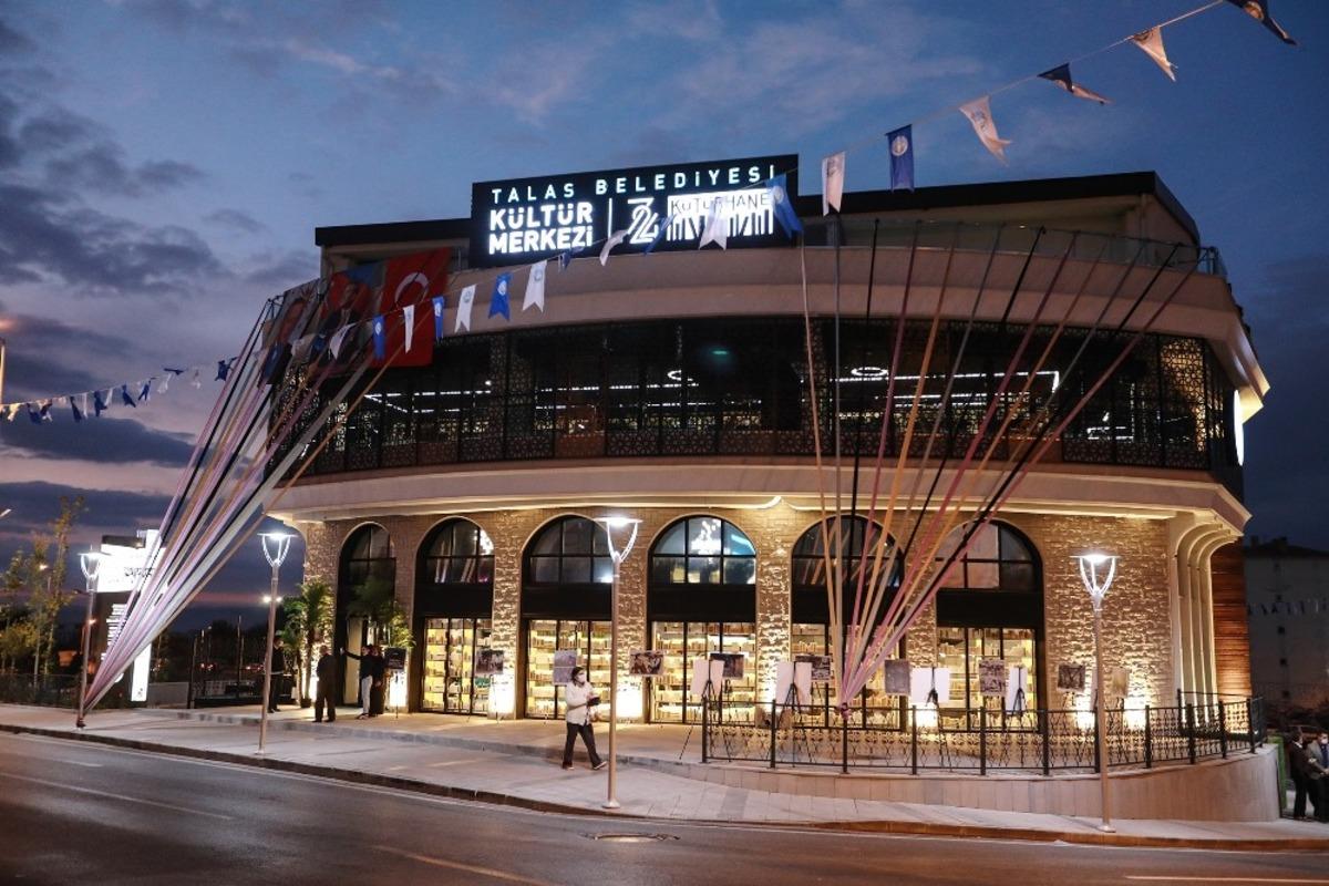 K&uuml;t&uuml;phaneye 22 bin ziyaret&ccedil;i