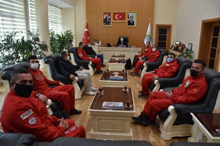 AKUT’tan Başkan Geylani’ye ziyaret G1