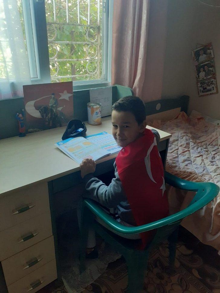 Başkan Tarhan’dan minik Onur’a genç odası G4