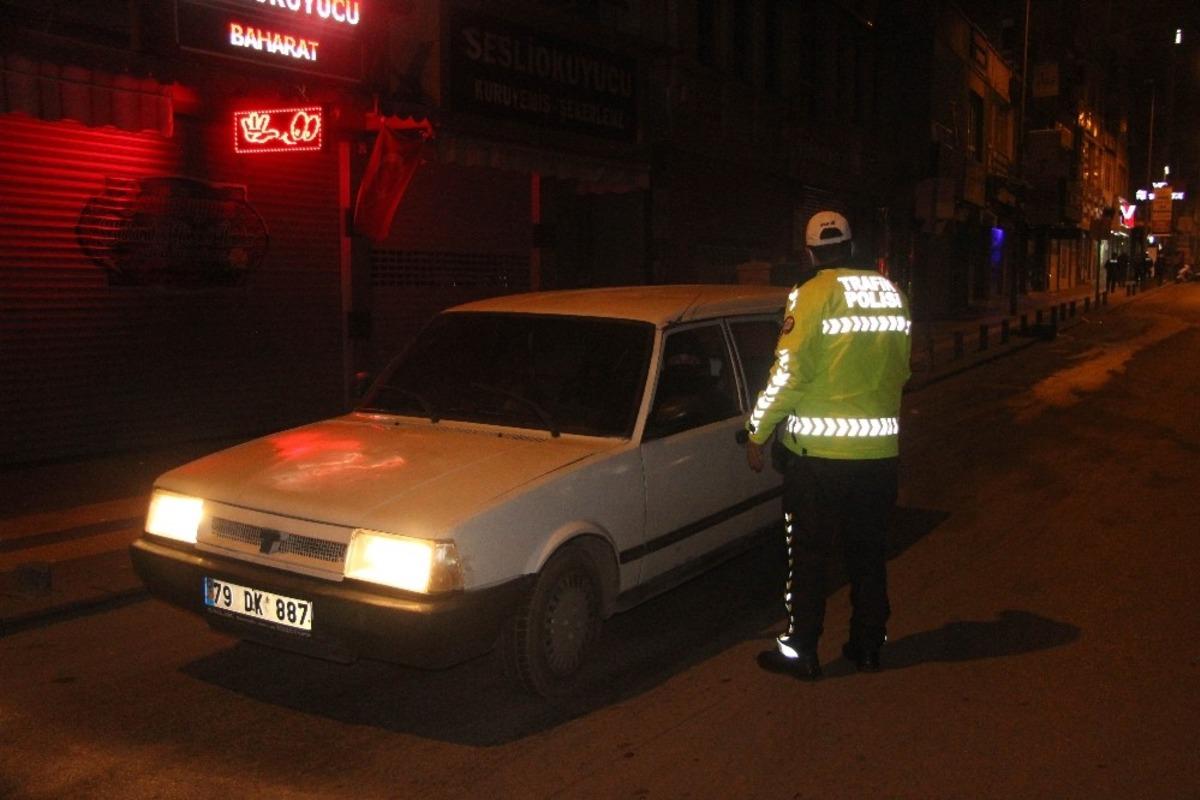 Sınır kenti Kilis sokaklar sessizliğe b&uuml;r&uuml;nd&uuml;