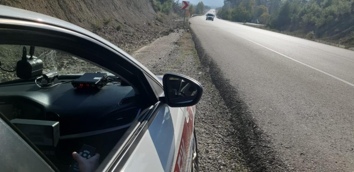 Burdur&rsquo;da 68 ara&ccedil; s&uuml;r&uuml;c&uuml;s&uuml;ne toplam 2 bin 945 TL para cezası