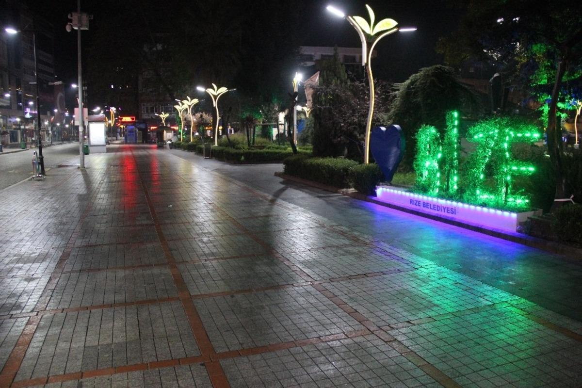 Rize&rsquo;de sokaklar sessizliğe b&uuml;r&uuml;nd&uuml;