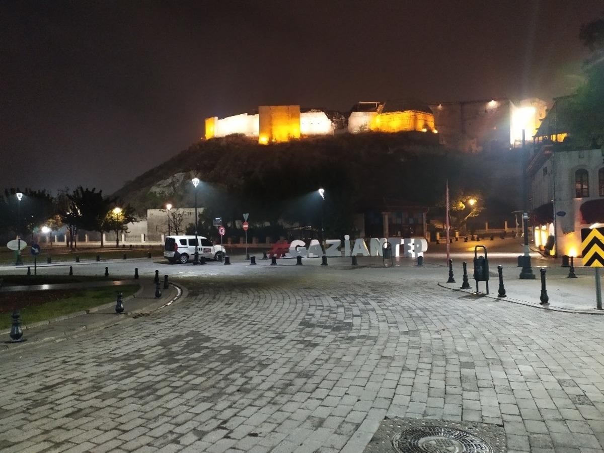 Hafta i&ccedil;i sokağa &ccedil;ıkma kısıtlaması başladı