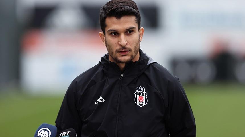 Necip Uysal'dan ince gönderme