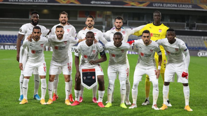 Sivasspor’a UEFA maçı öncesi şok!