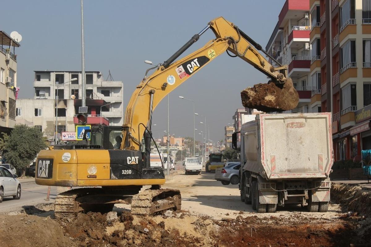 B&uuml;y&uuml;kşehir Belediyesi, Toroslar&rsquo;da asfalt &ccedil;alışmalarına devam ediyor
